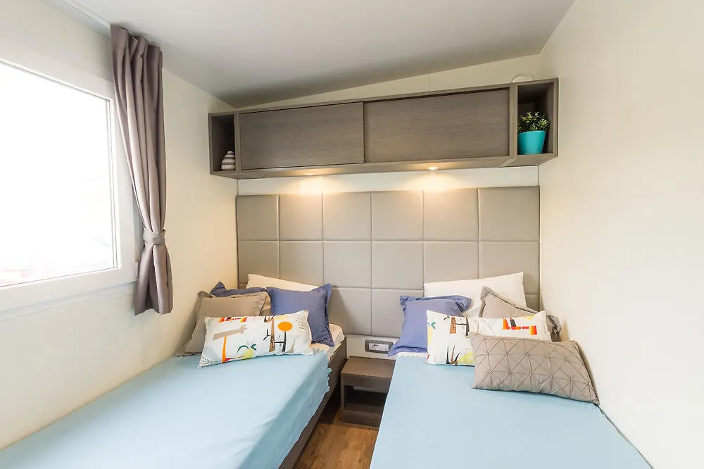 *** מלון רוביני Kamp Porton Biondi Mobile Homes קרואטיה